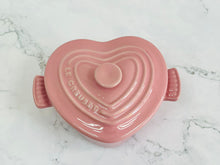 Load image into Gallery viewer, Le Creuset heart shaped ramekin with lid 14cm 大飛心盅
